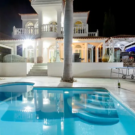 Ocean Palm, Heated Pool! Villa